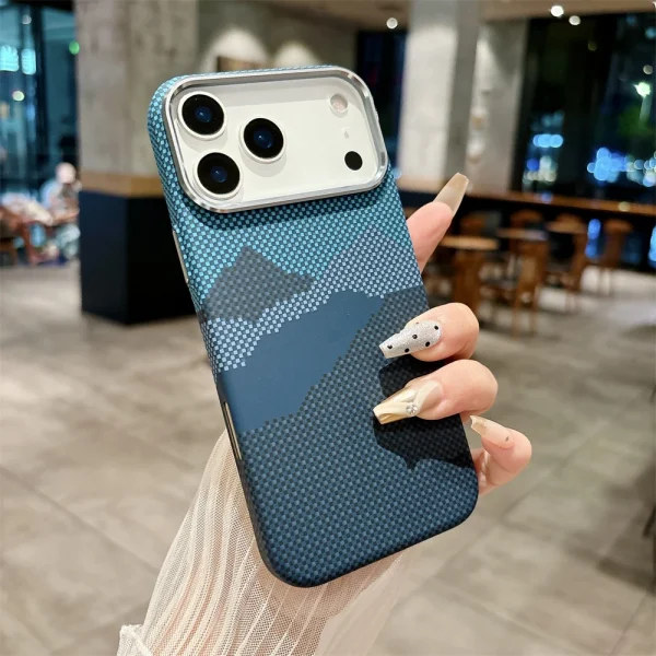 📱 **جراب كِفلار الفاخر بنسيج ألياف الكربون الملون للآيفون** ✨