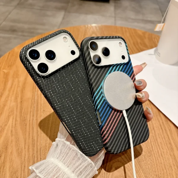 📱 **جراب آيفون الفاخر بنسيج ألياف الكربون ** ⚡