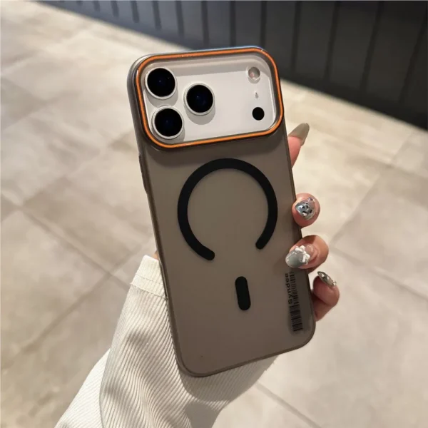 📱 **الجراب الرسمي الشفاف غير اللامع لآيفون - متوافق مع MagSafe** ✨