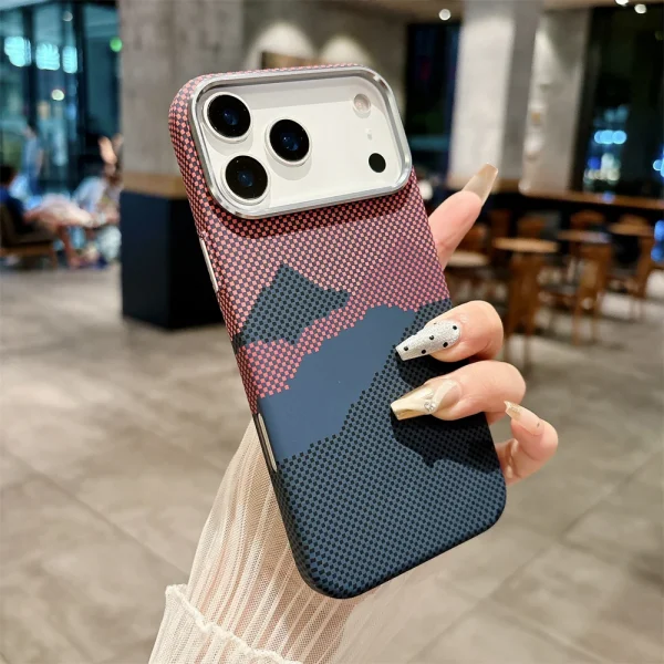 📱 **جراب كِفلار الفاخر بنسيج ألياف الكربون الملون للآيفون** ✨