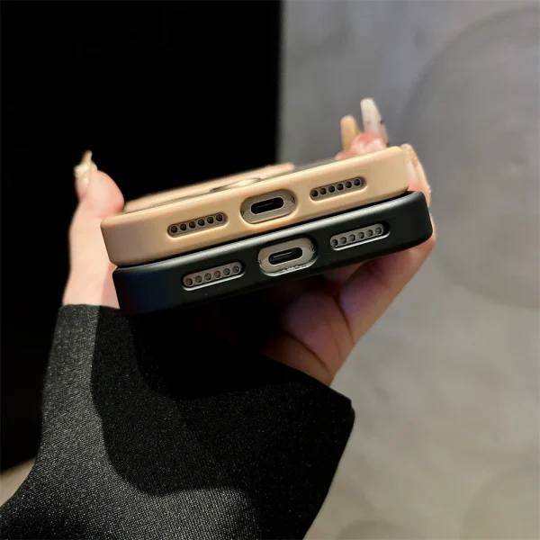 📱 **جراب آيفون المدرع بنسيج ألياف الكربون مع حامل مغناطيسي مدمج** ⚙️