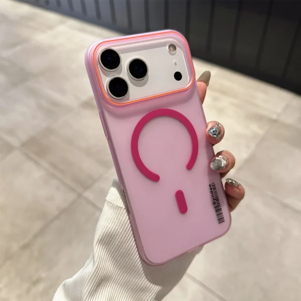 📱 **الجراب الرسمي الشفاف غير اللامع لآيفون - متوافق مع MagSafe** ✨