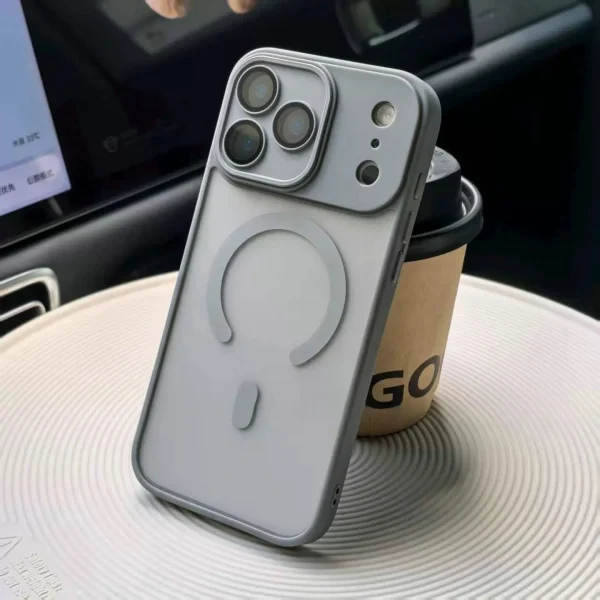 📱 غطاء آيفون ١٧ الفاخر بتقنية الشحن اللاسلكي! ⚡