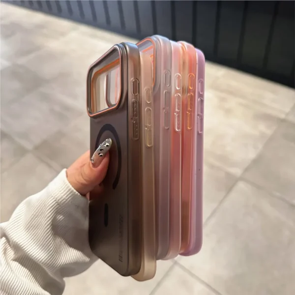 📱 **الجراب الرسمي الشفاف غير اللامع لآيفون - متوافق مع MagSafe** ✨